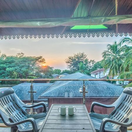The Village Beach Resort Baga Exteriör bild